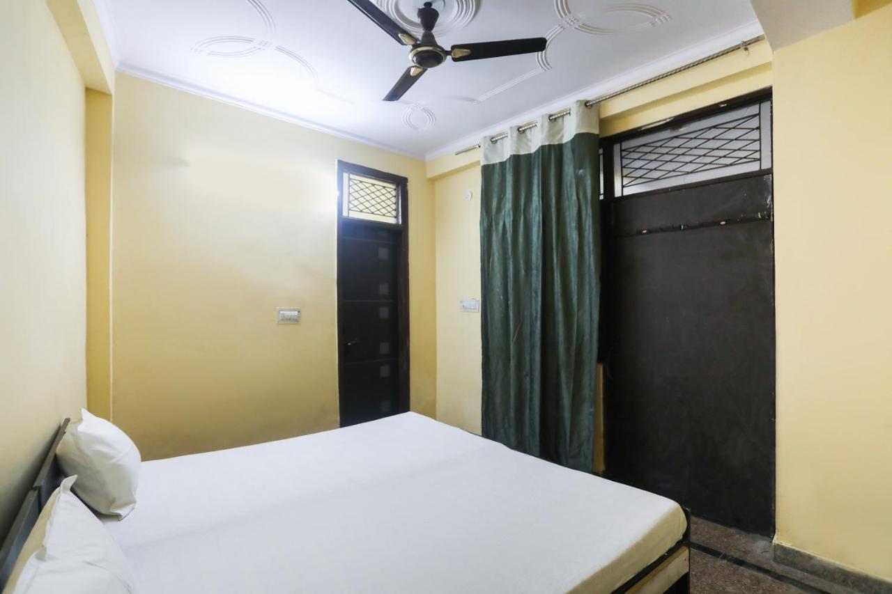 Spot On 61003 Kailash Dham Noida Kültér fotó
