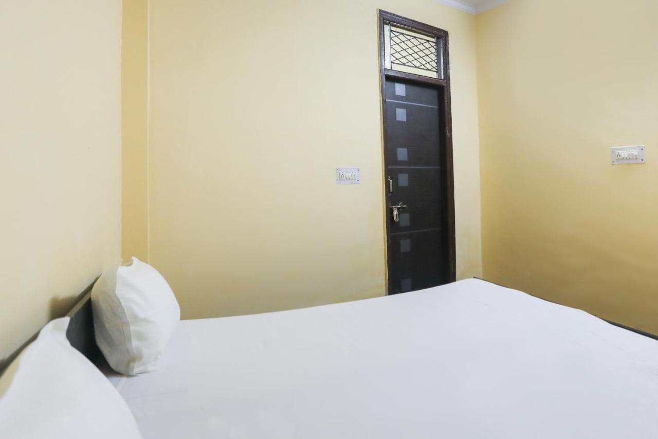 Spot On 61003 Kailash Dham Noida Kültér fotó