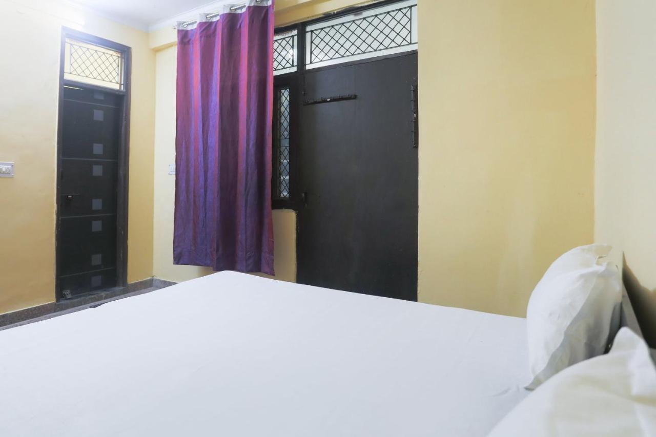 Spot On 61003 Kailash Dham Noida Kültér fotó