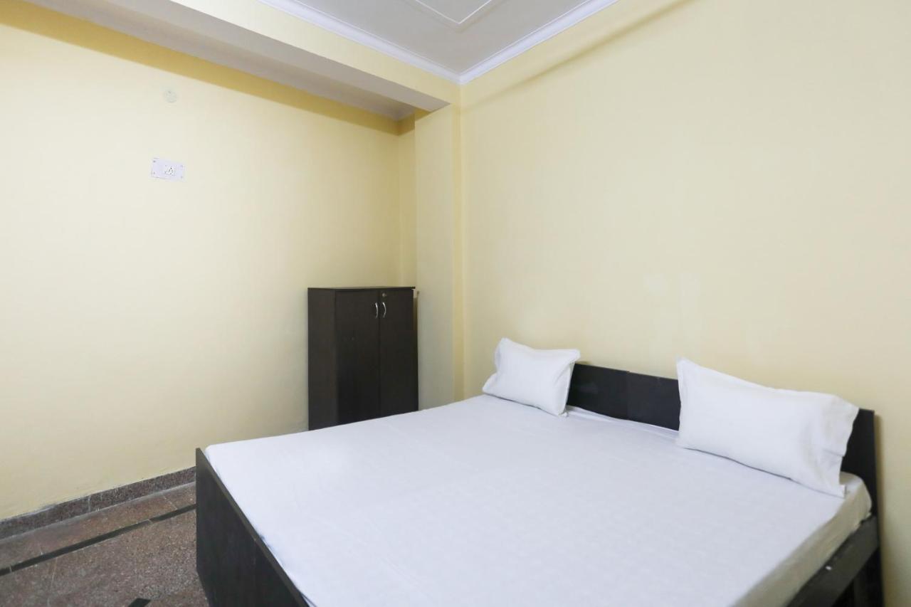 Spot On 61003 Kailash Dham Noida Kültér fotó